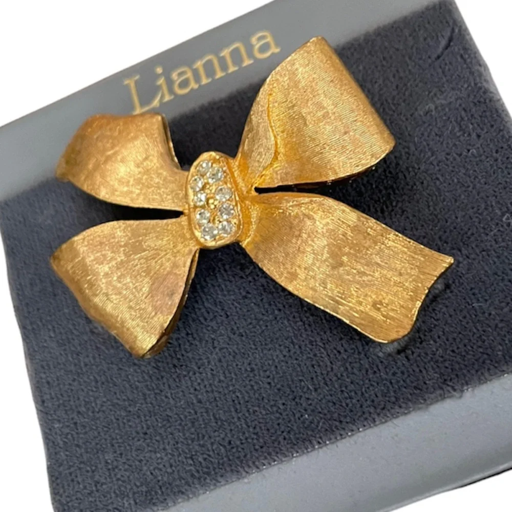 Gold Bow Sparkling Rhinestones Statement Ornate Fleur Fe Lis Brooch Pin